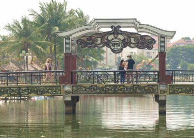 Most přes řeku v historickém centru Hoi An