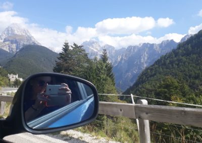 Silnice od italských hranic s výhledem na vrcholek Mangartu